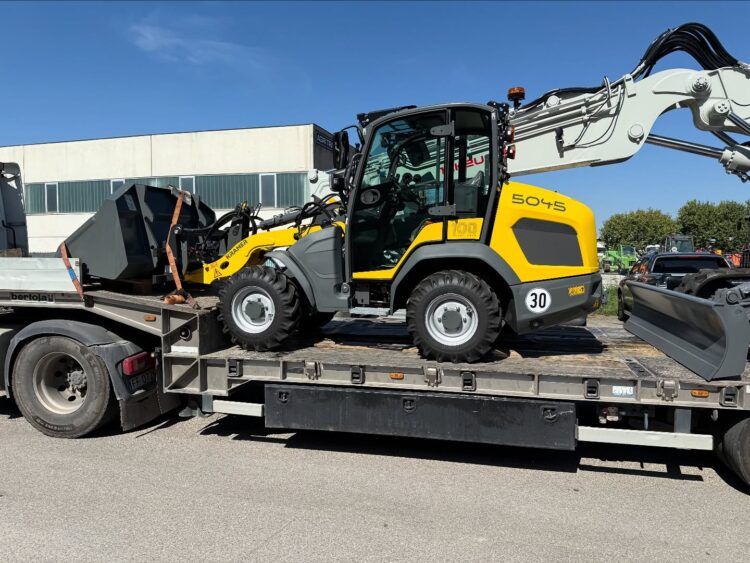 Kramer 5045 mini pala e Takeuchi TB2150 triplice